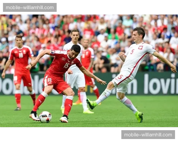 维拉沃特金斯终结进球荒 前锋状态回暖助力争四